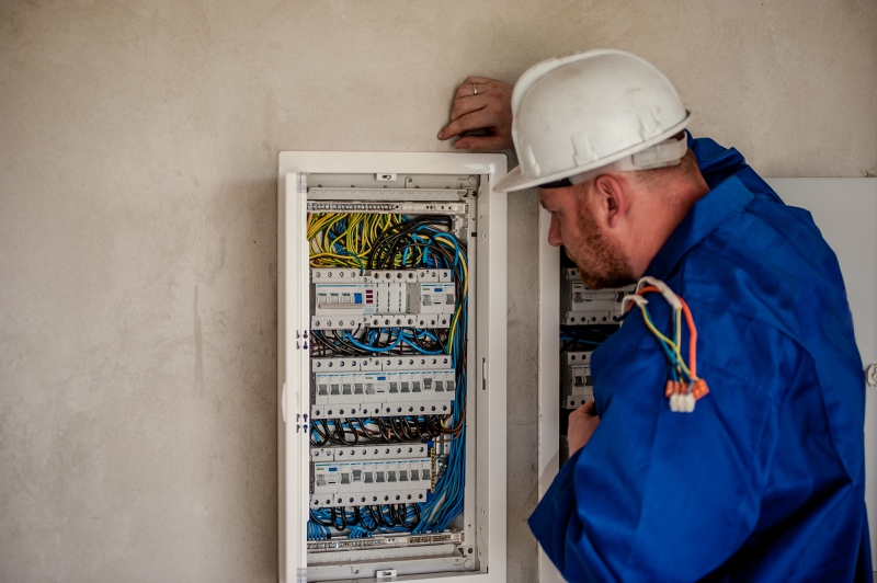 electricite-PUGET VILLE-min_electrician-2755683